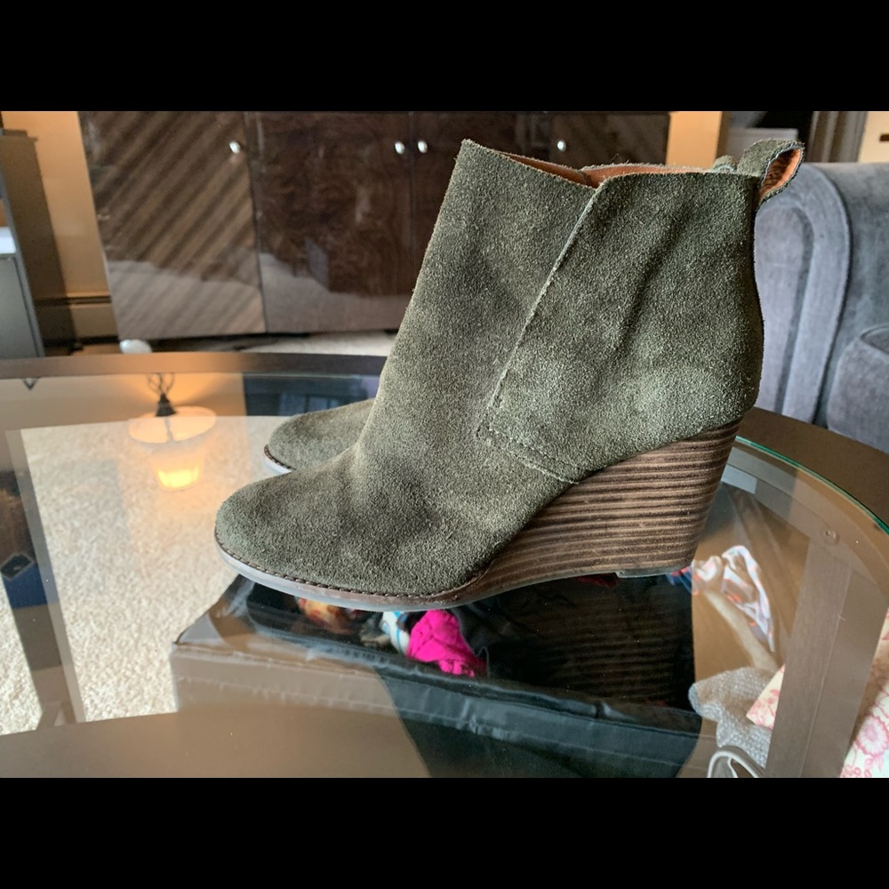 Lucky 🍀 Brand boots size 8. Beautiful green color
